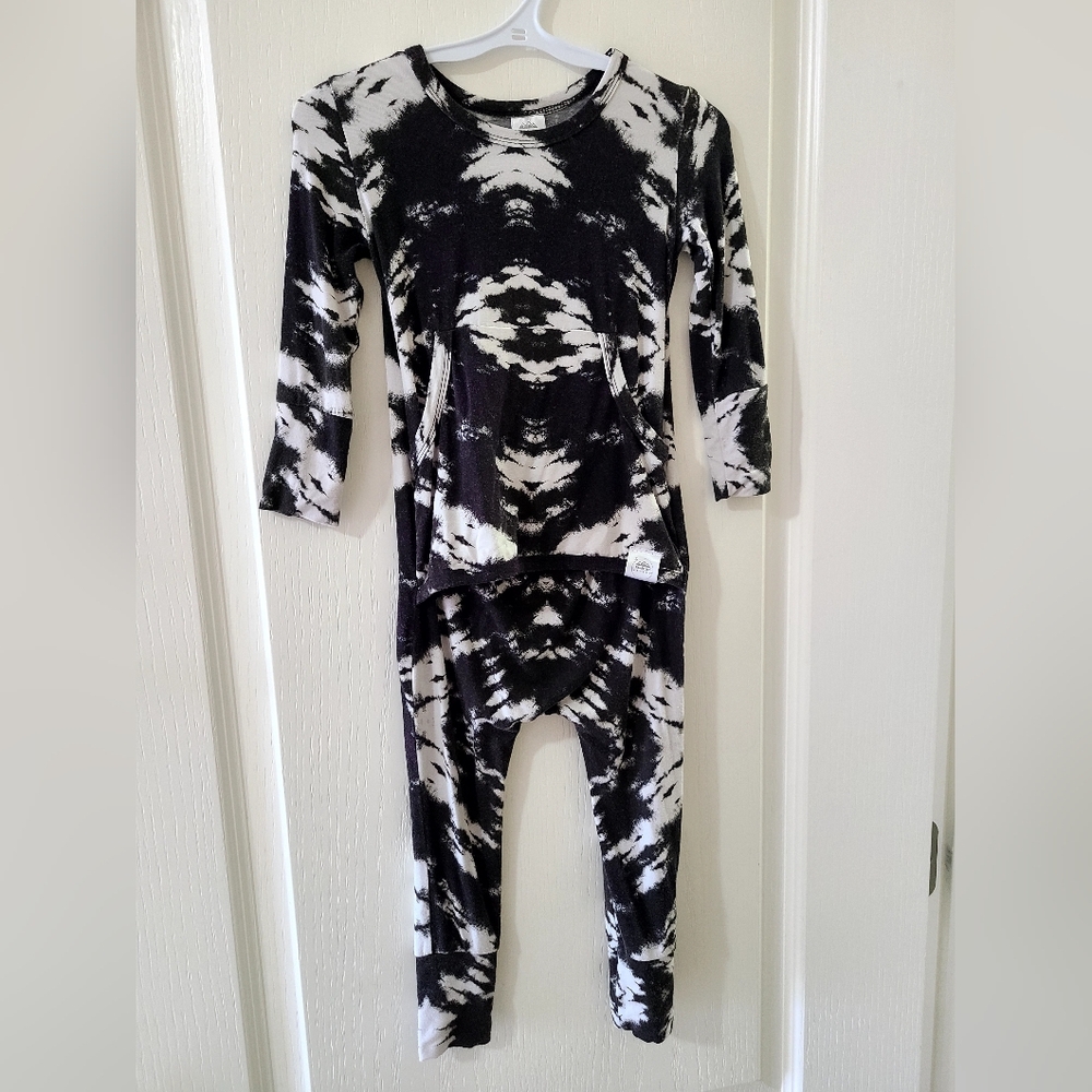 Ready set romper 🖤